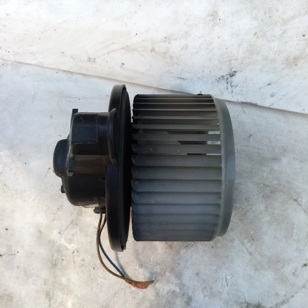 Моторчик печки Audi A4B5 4b11820021