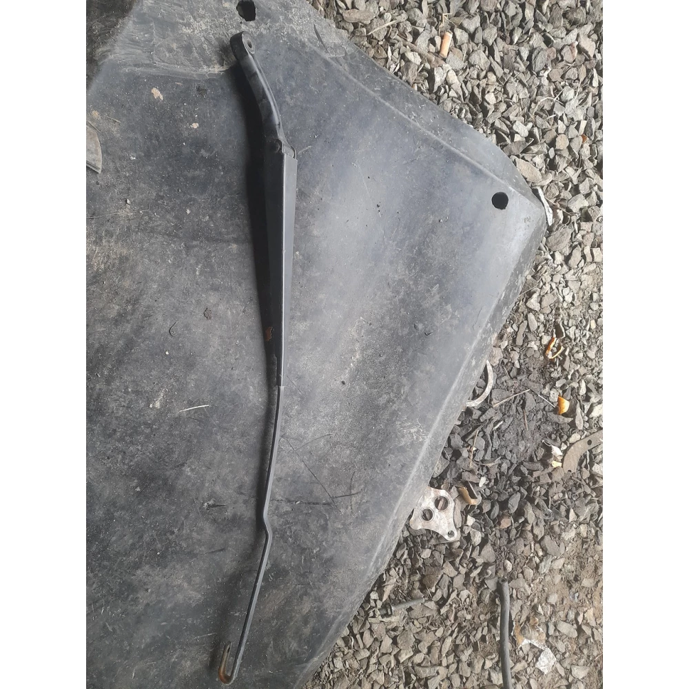 Правый  дворник Volvо S80