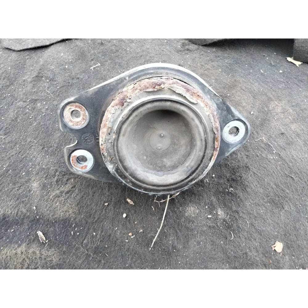 8200052026 подушка двигателя передняя правая Renault Laguna 2