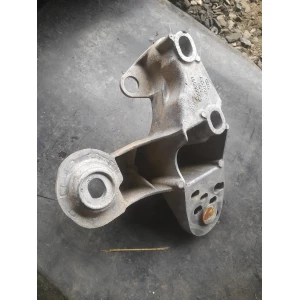 Изображение товара -  Левая опора двигателя Vw Passat B5 4b0199351b