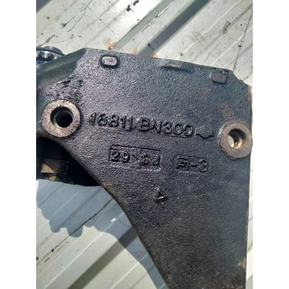 Кронштейн ТНВД NISSAN Almera N16 2.2 DI 16811bn300