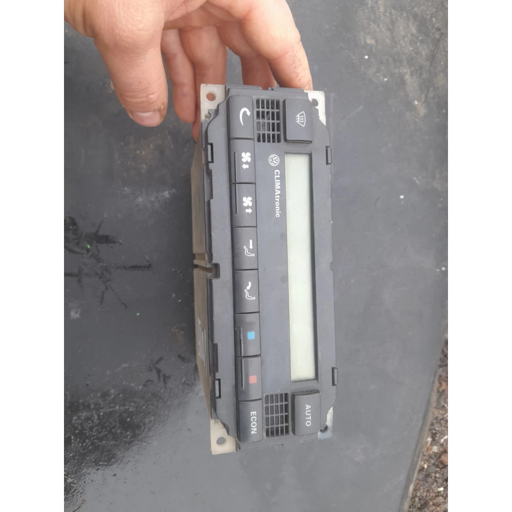 Блок управления  климатом Vw Passat B5