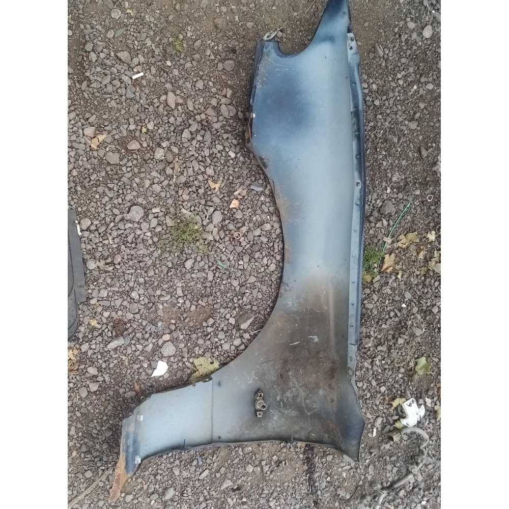 Правое крило Mazda 626 GE