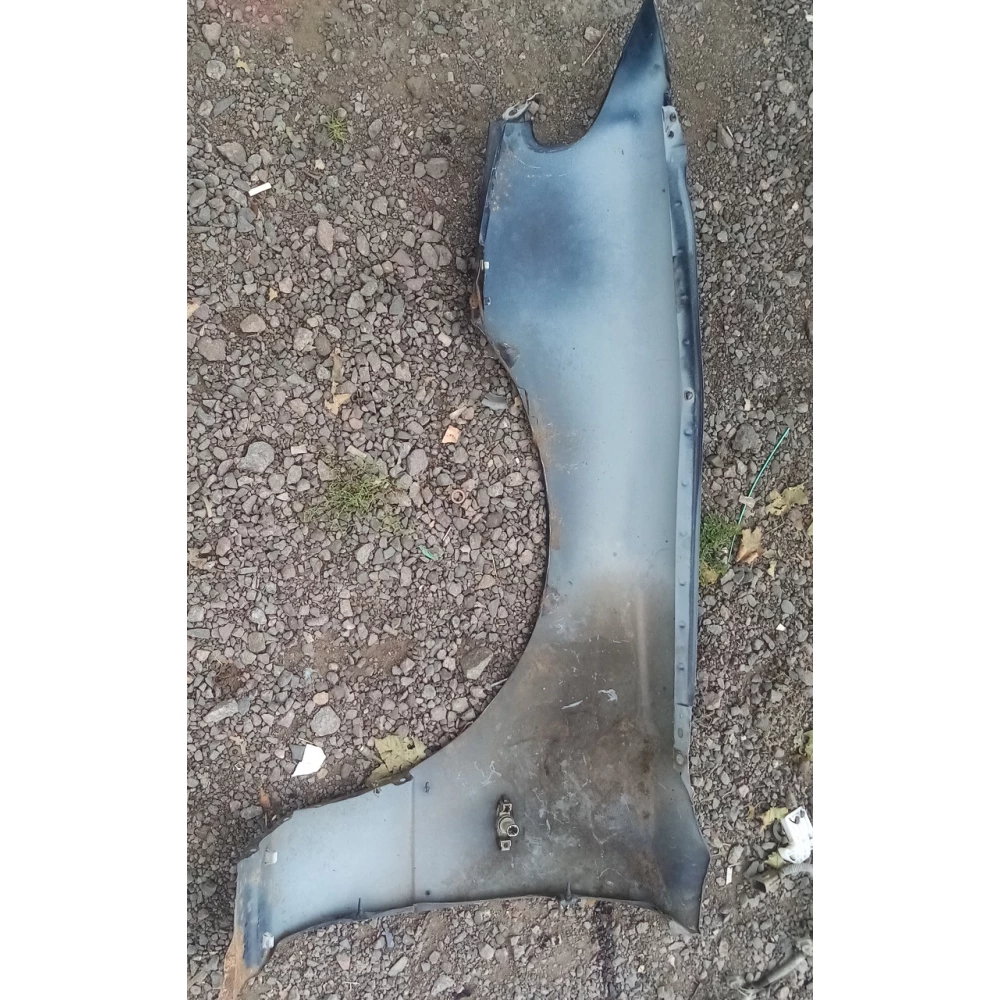 Правое крило Mazda 626 GE