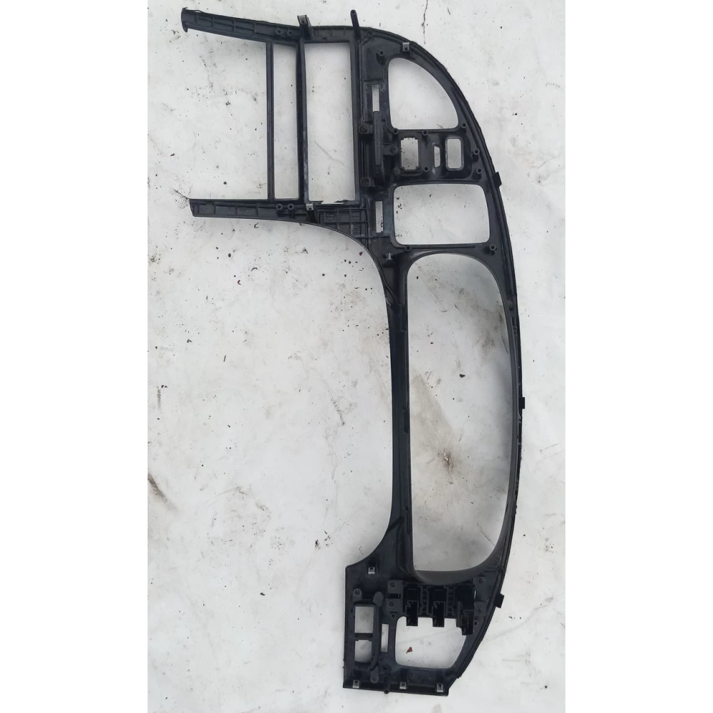 Пластик торпеди Hyundai Elantra U022523800