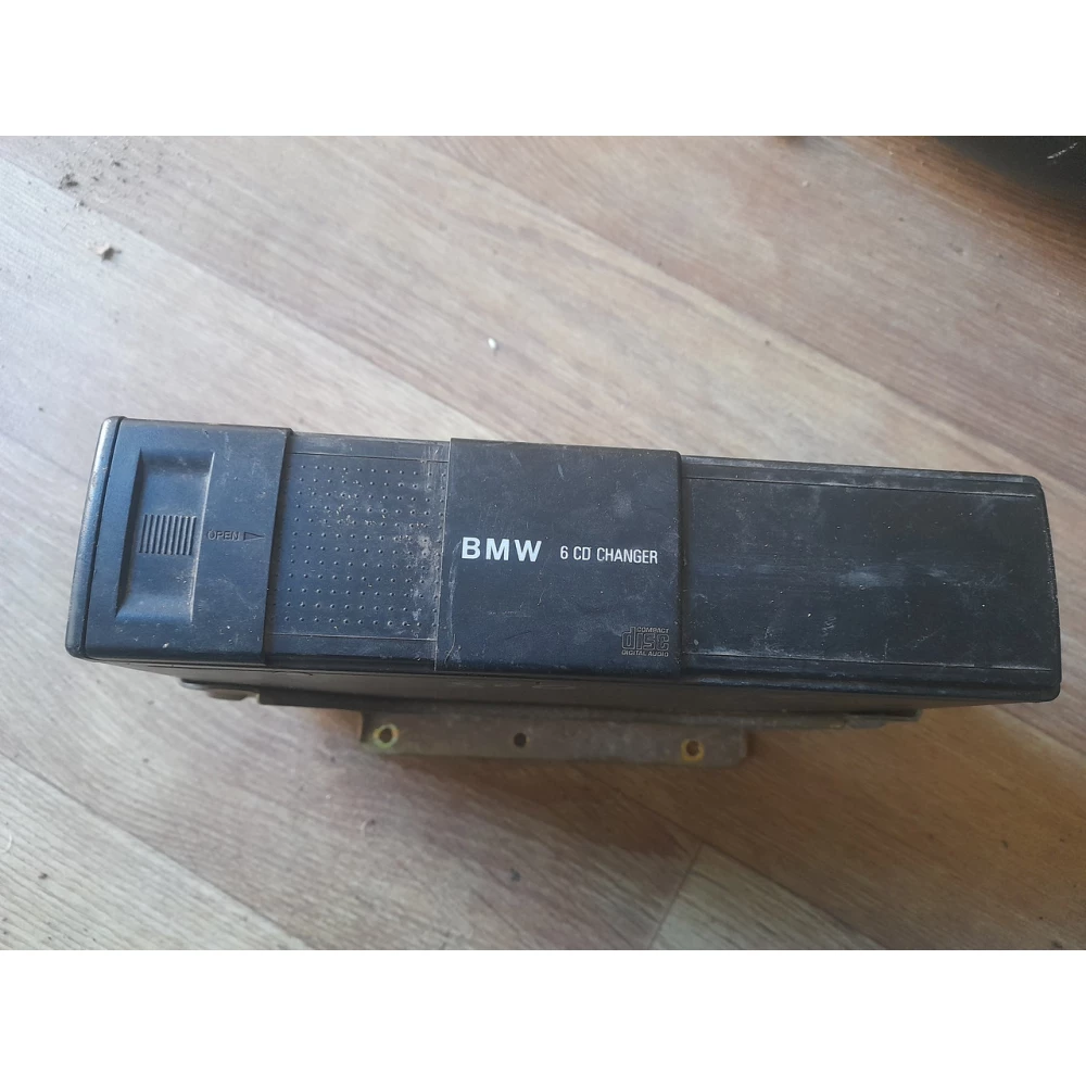 CD-чейнджер BMW E39 8361584