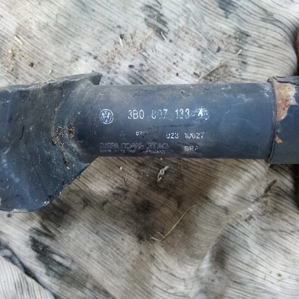 Кронштейн крипления  передненн бамперп