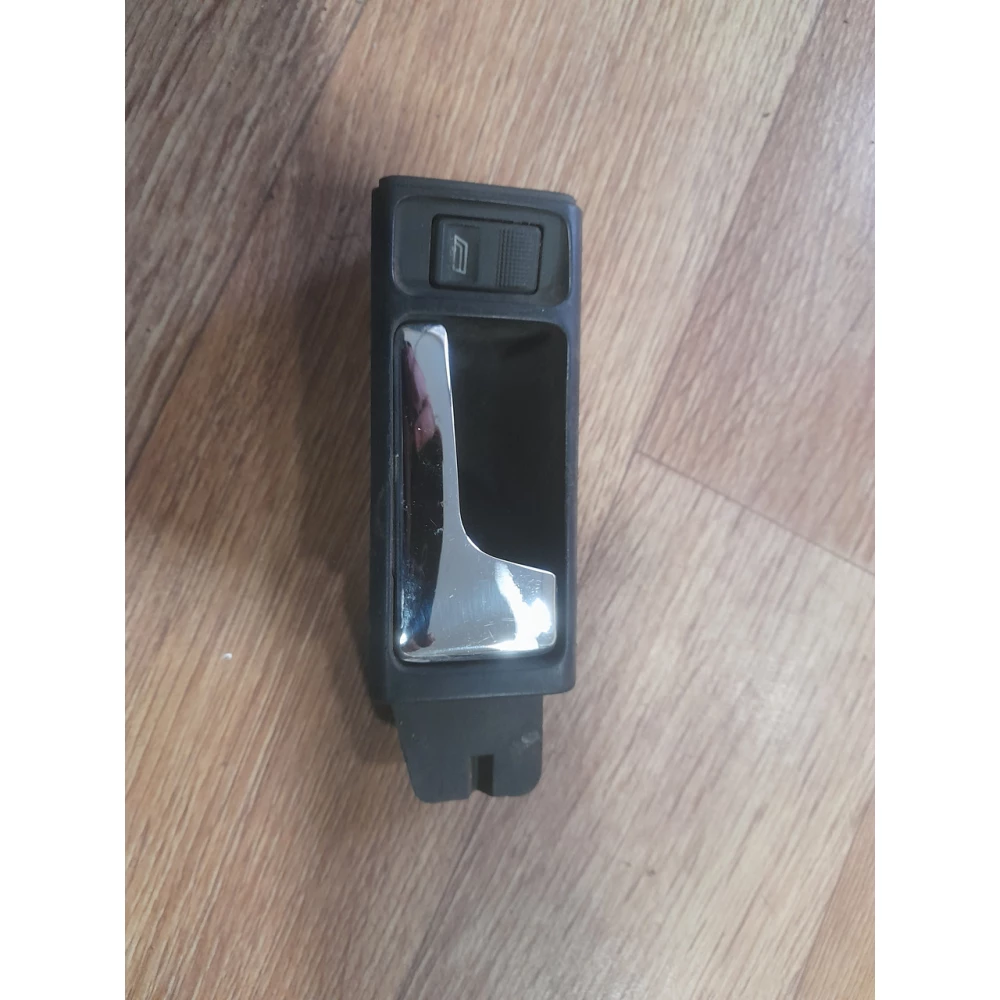 Передняя правая ручка двери  Audi a6c4