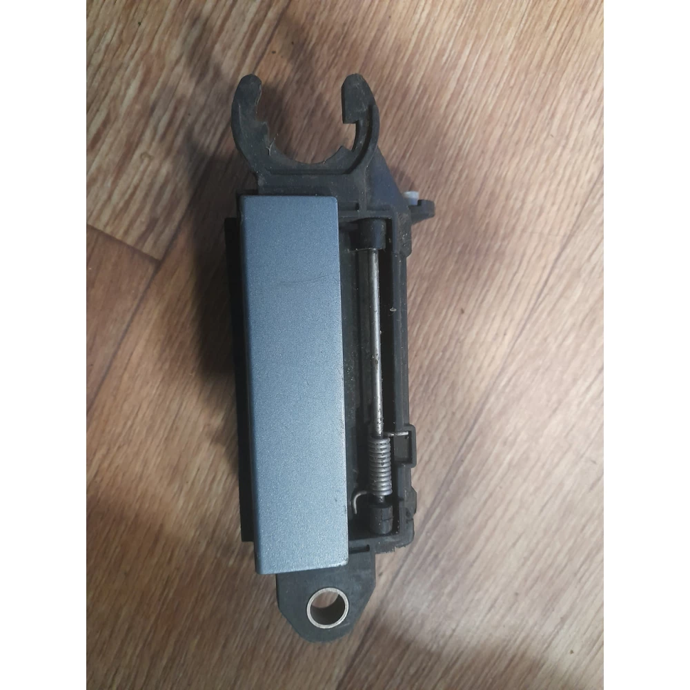 Передняя правая ручка двери Audi a6c4