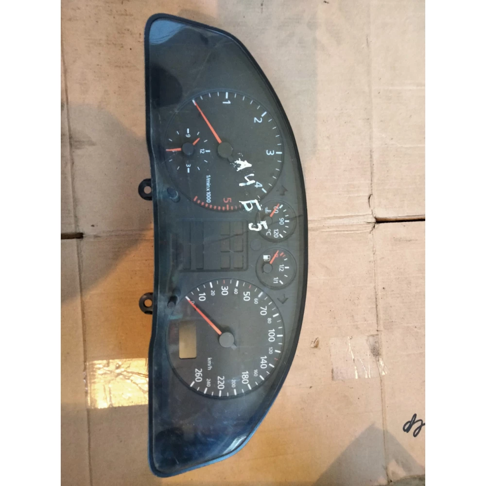 8D0919861A приборная панель Audi A4 B5 дизель