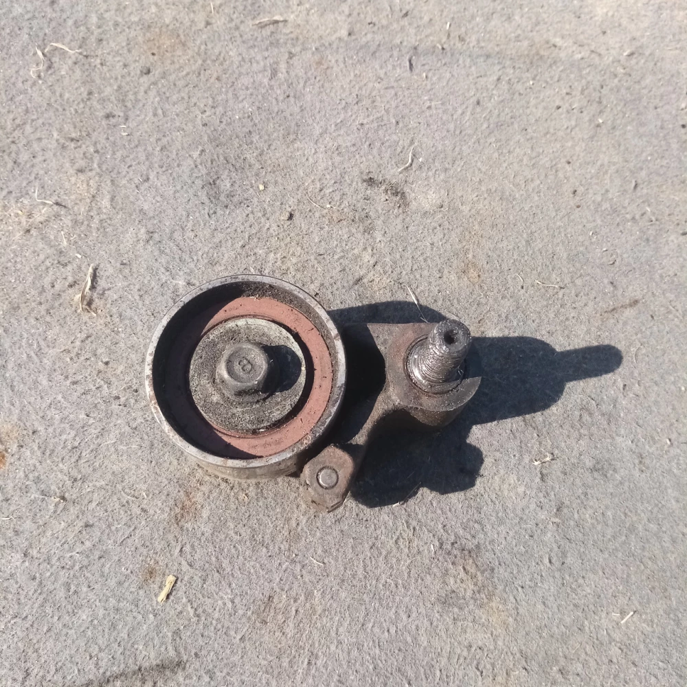 Натяжной ролик Mazda 6 2.0