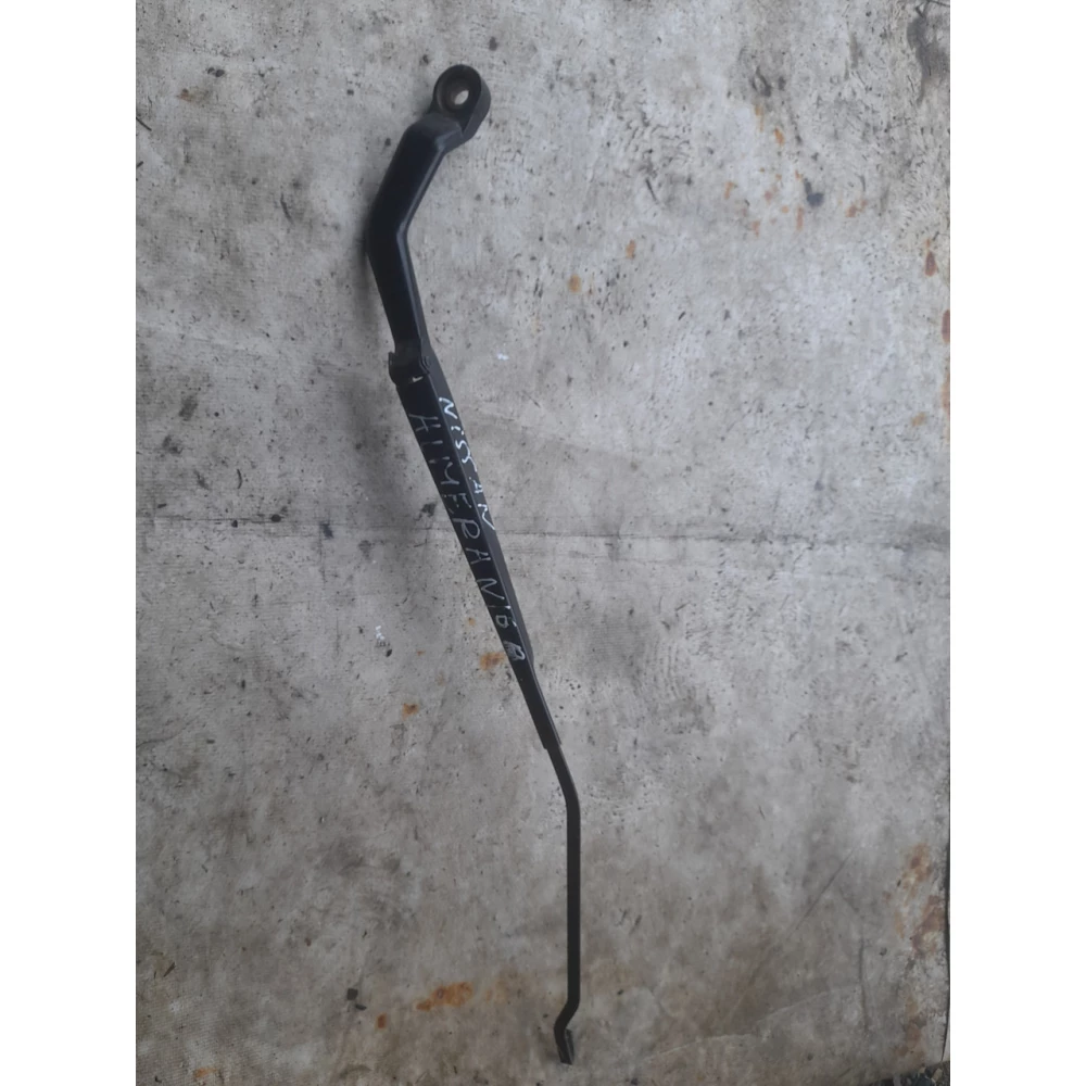 Правый дворник  Nissan Almera N16 45028886
