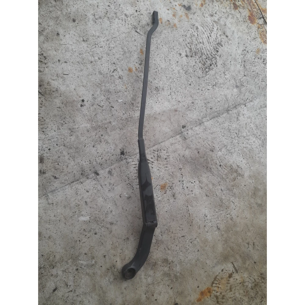 Правый дворник Audi 80 b4 893955407d