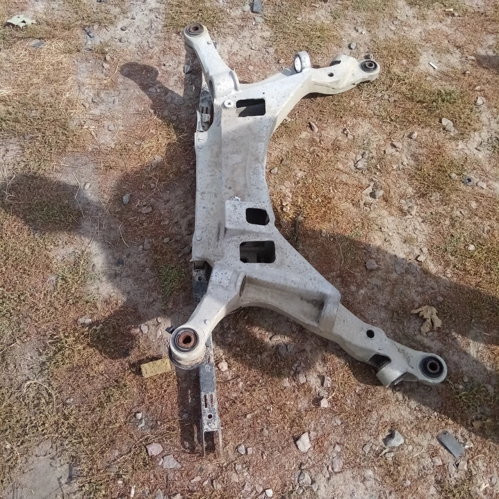 Подрамник Volvo V70 09492948