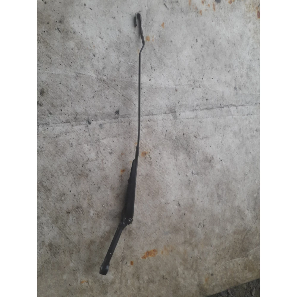 Правый дворник Opel Vectra B