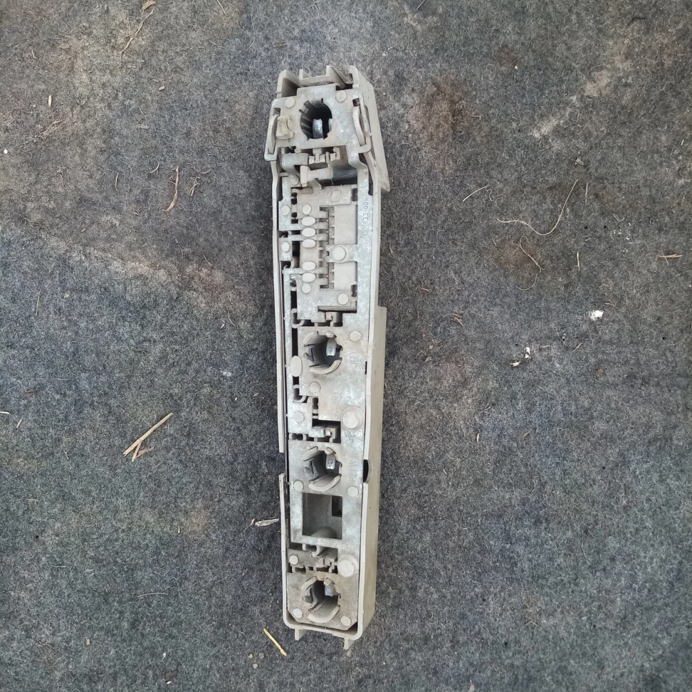 Плата левого фонаря Ford Escort 91АG13N004DA