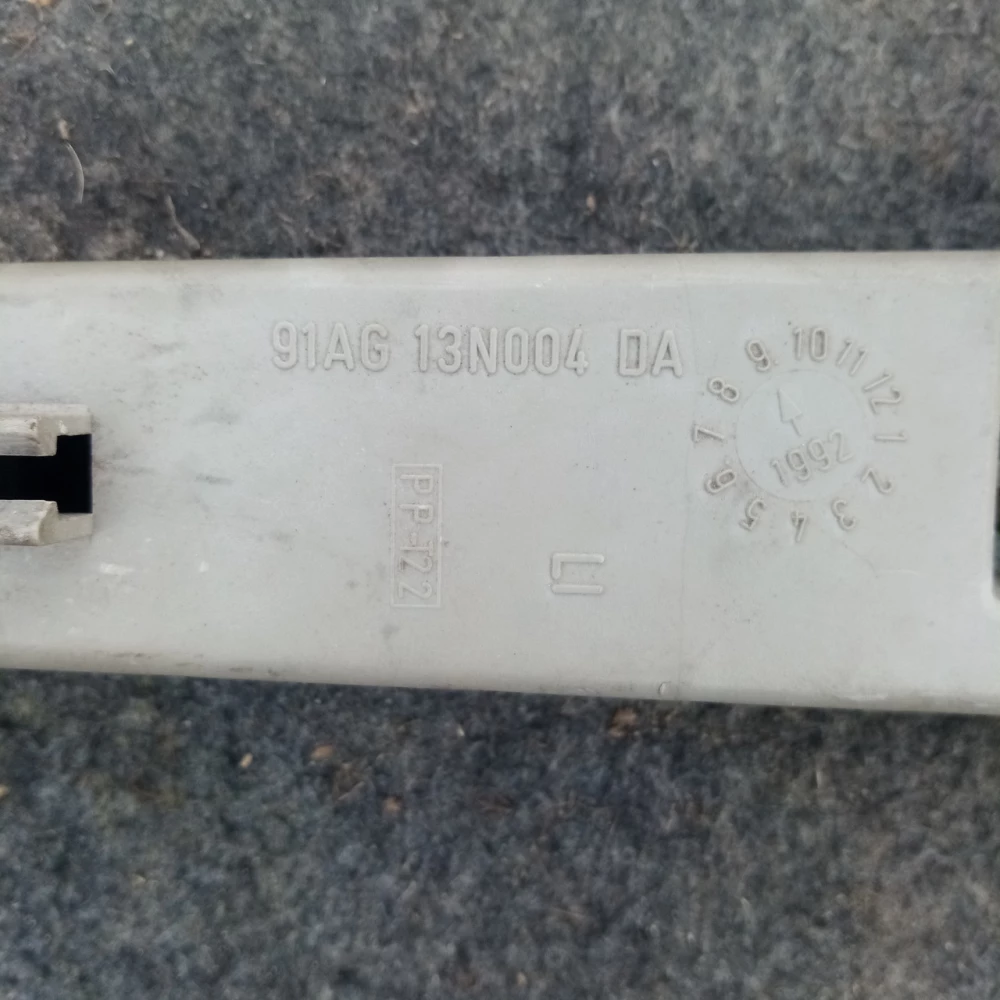 Плата левого фонаря Ford Escort 91АG13N004DA