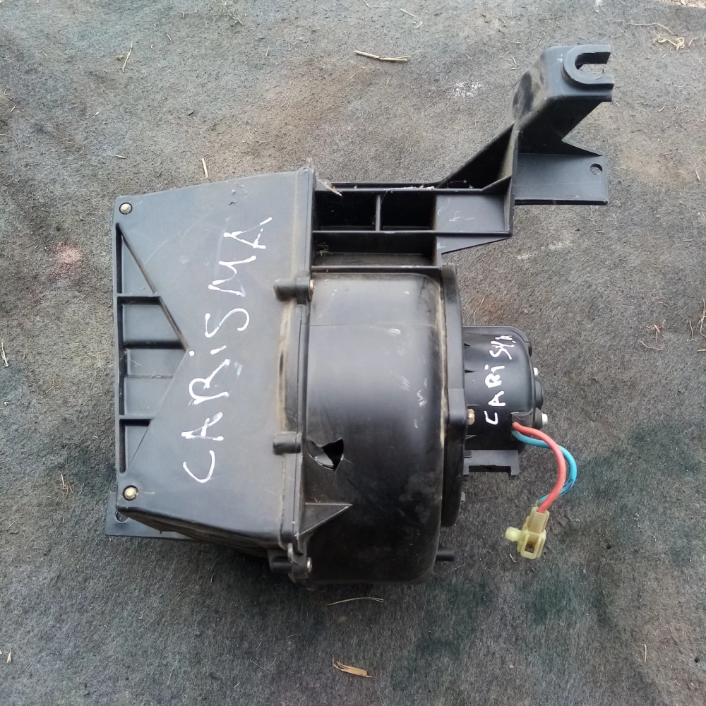 Моторчик печки Mitsubishi Carisma