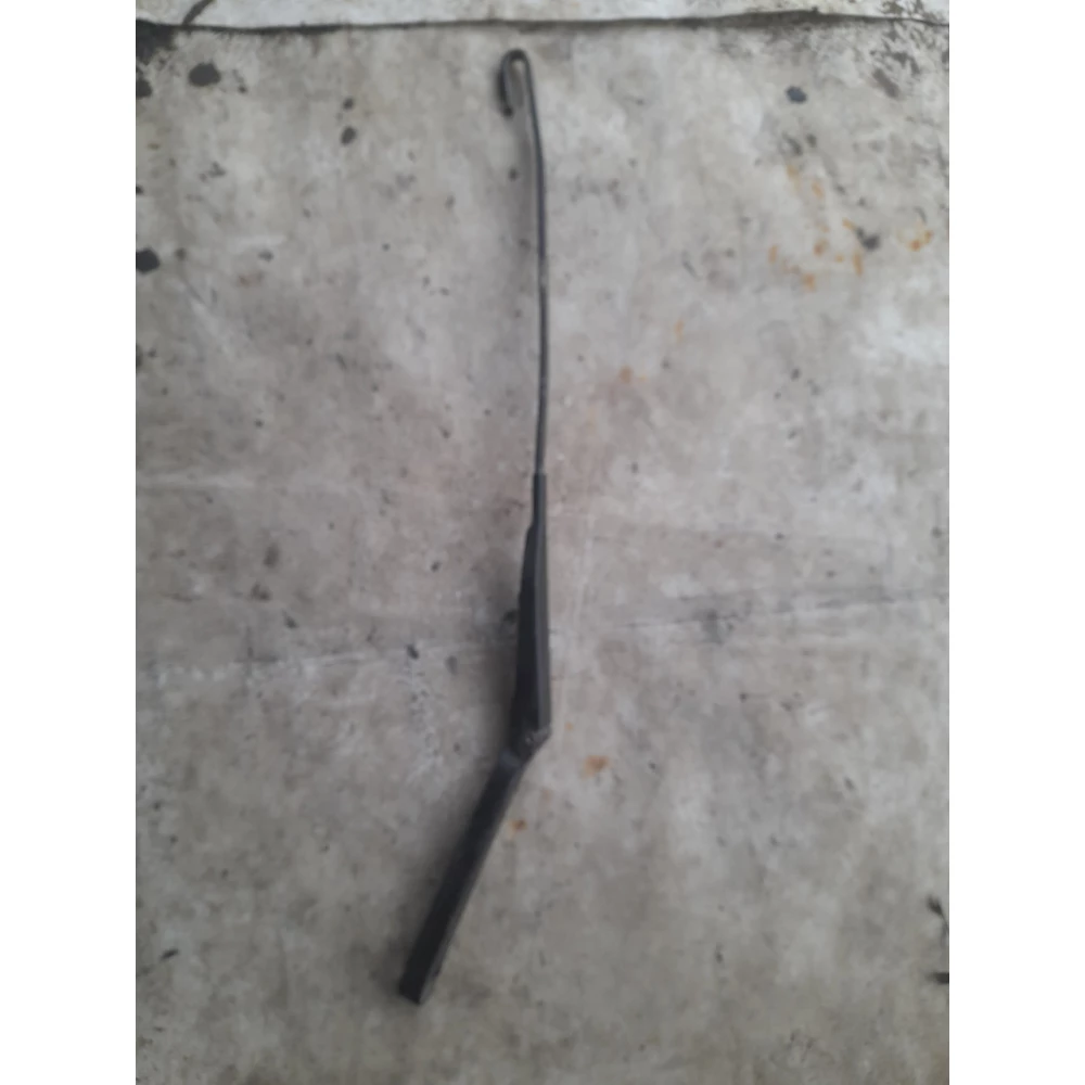 Правый дворник Bmw E36