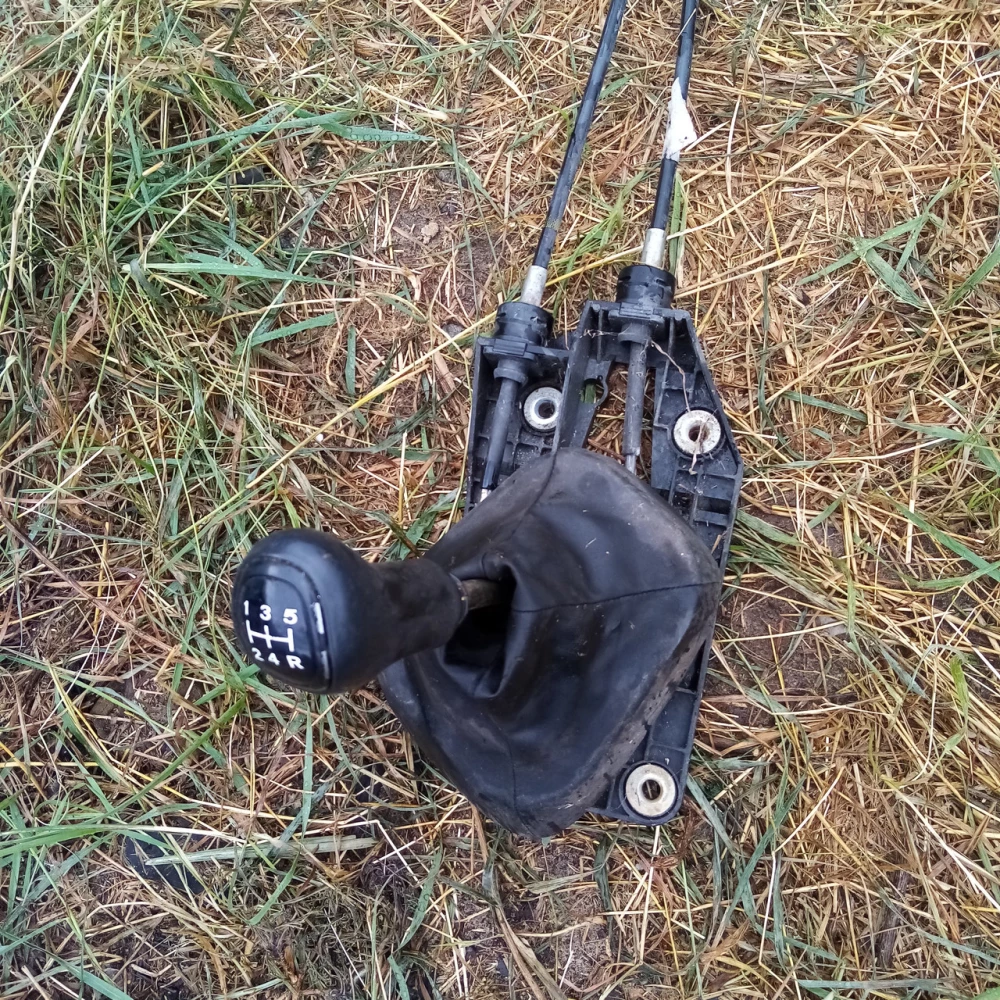 Кулиса взборе Mitsubishi Carisma