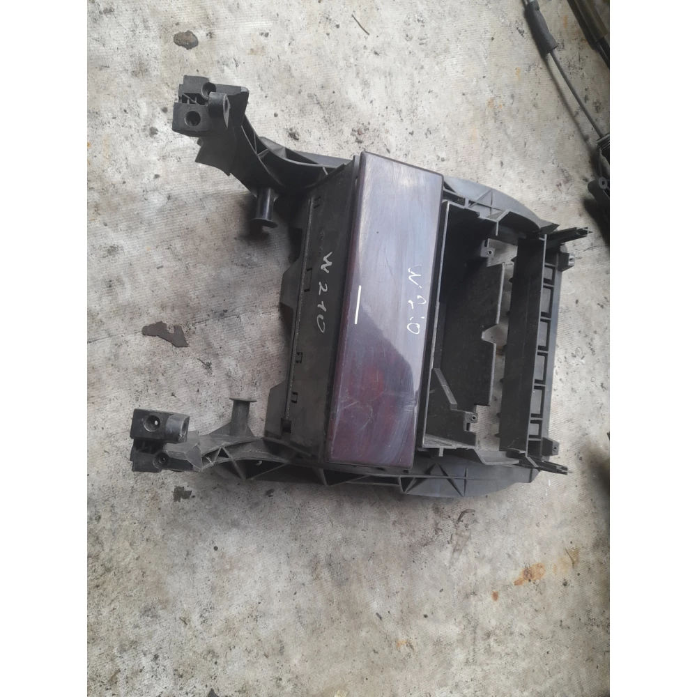 Рамка магнитоли Mercedes-Benz w210