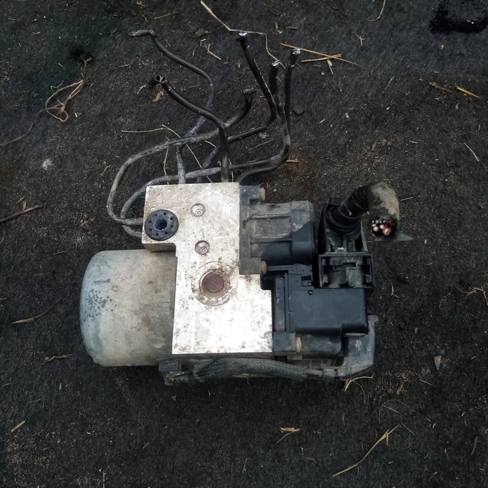Блок  ABS  Mitsubishi Carisma 01355