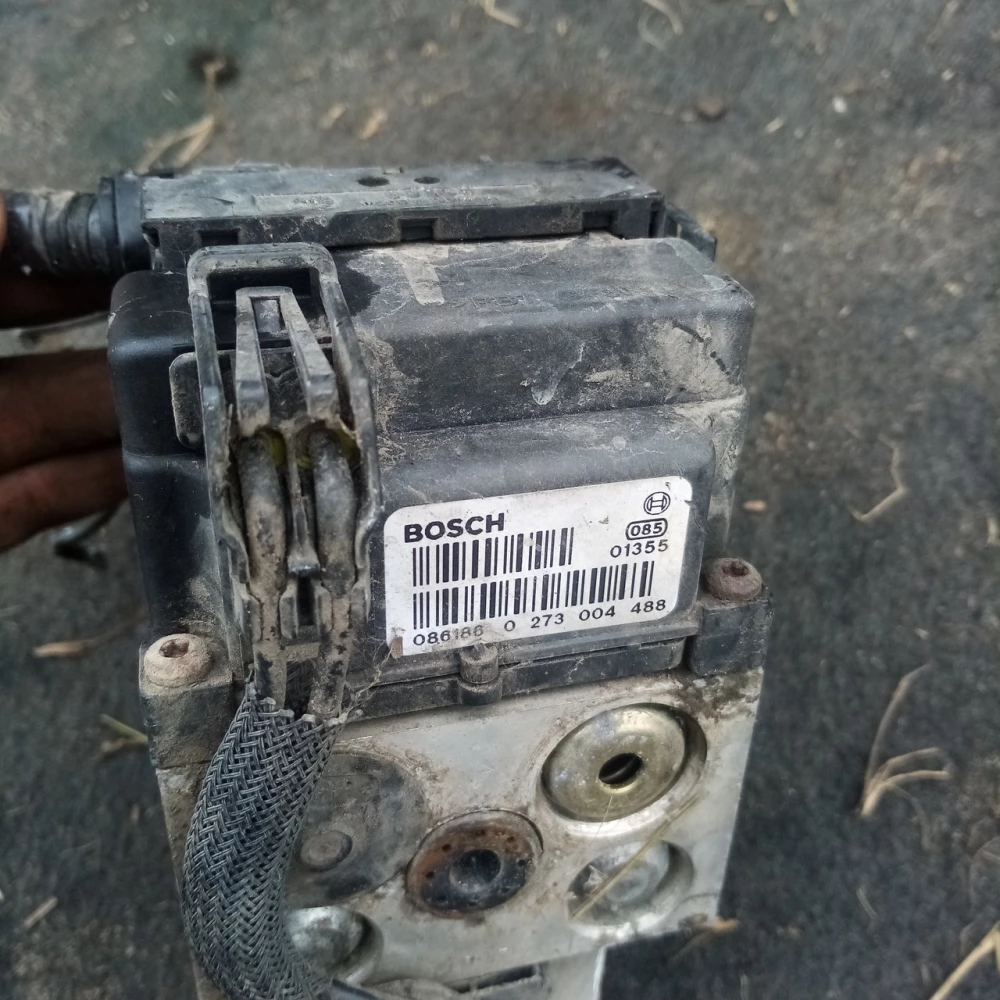 Блок  ABS  Mitsubishi Carisma 01355