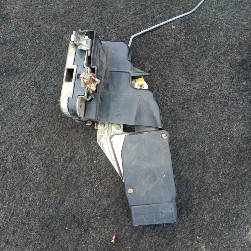 Замок дри Mitsubishi Carisma