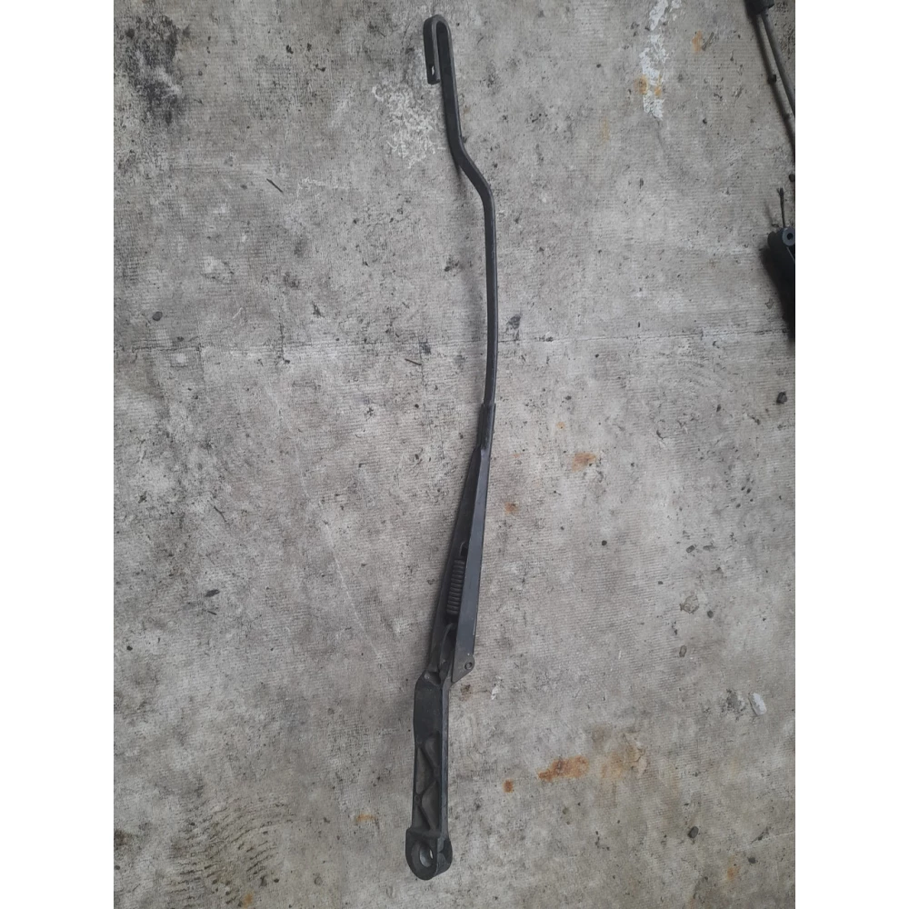 Левый дворник Vw Golf 3