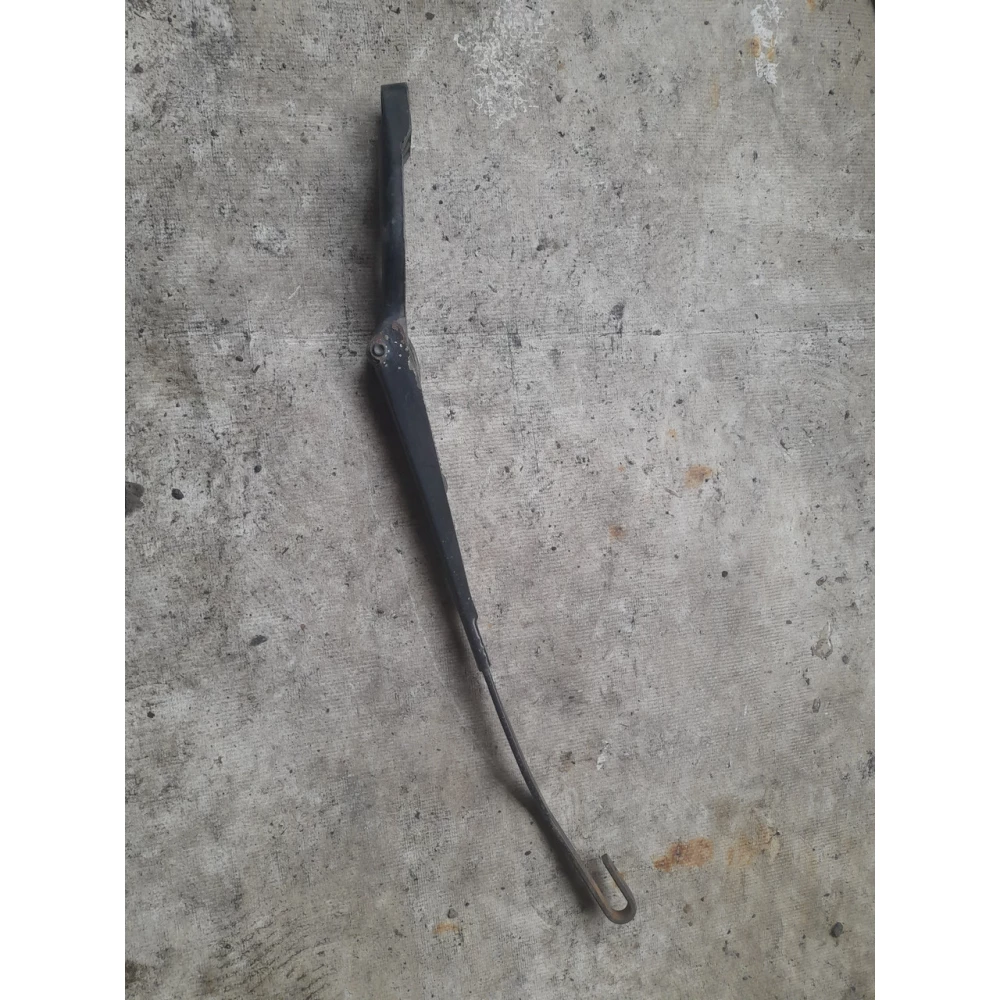 Левый дворник Vw Passat B4