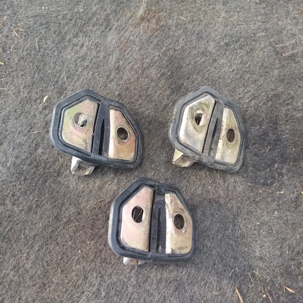 Замки дверей Mitsubishi Carisma