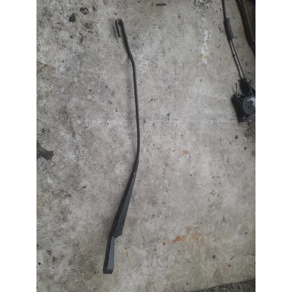 Правый дворник Vw Golf 3