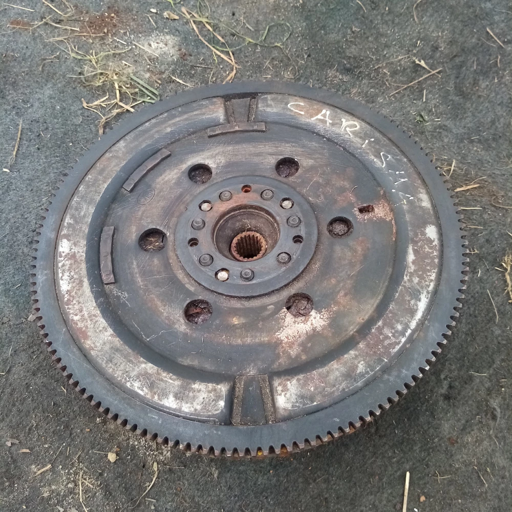 Сцепление взборе Mitsubishi Carisma