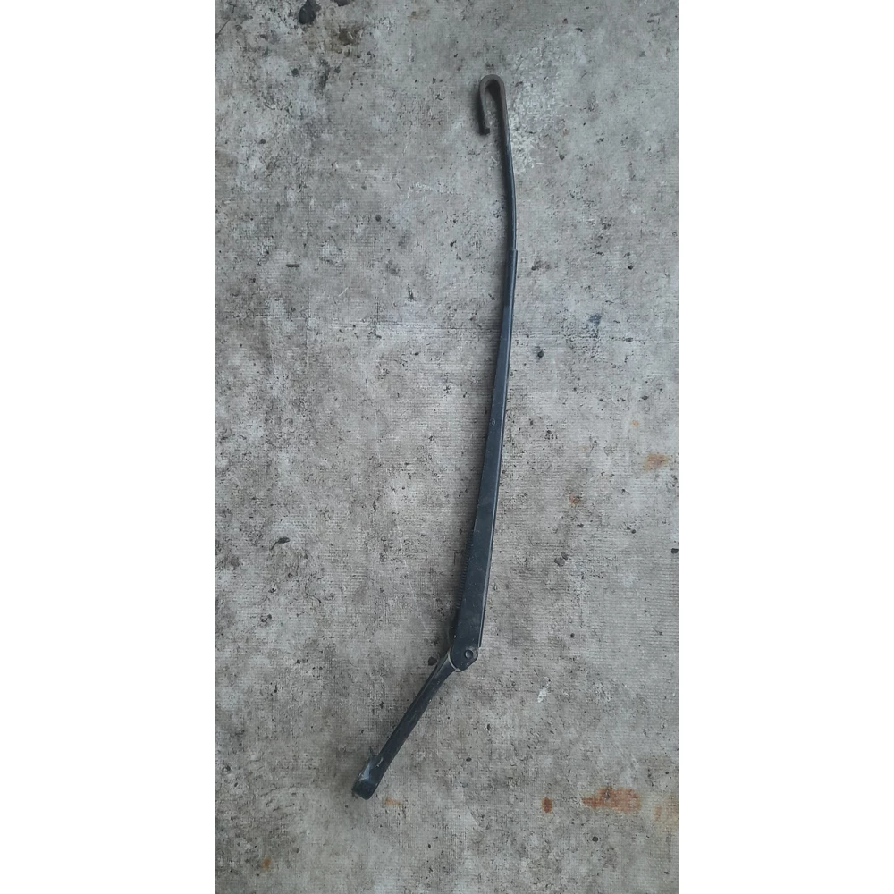 Левый  дворник Audi A4B5