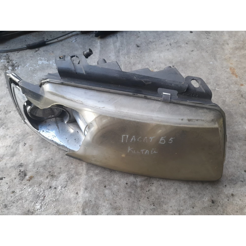 Корпус правой фары Vw Passat B5