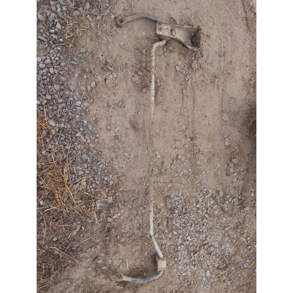 Передний стабилизатор Mitsubishi Carisma