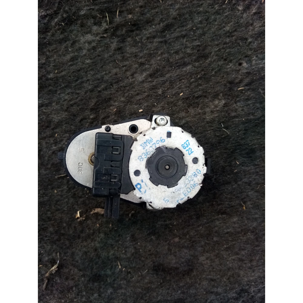 Привод заслонки печки BMW E 39