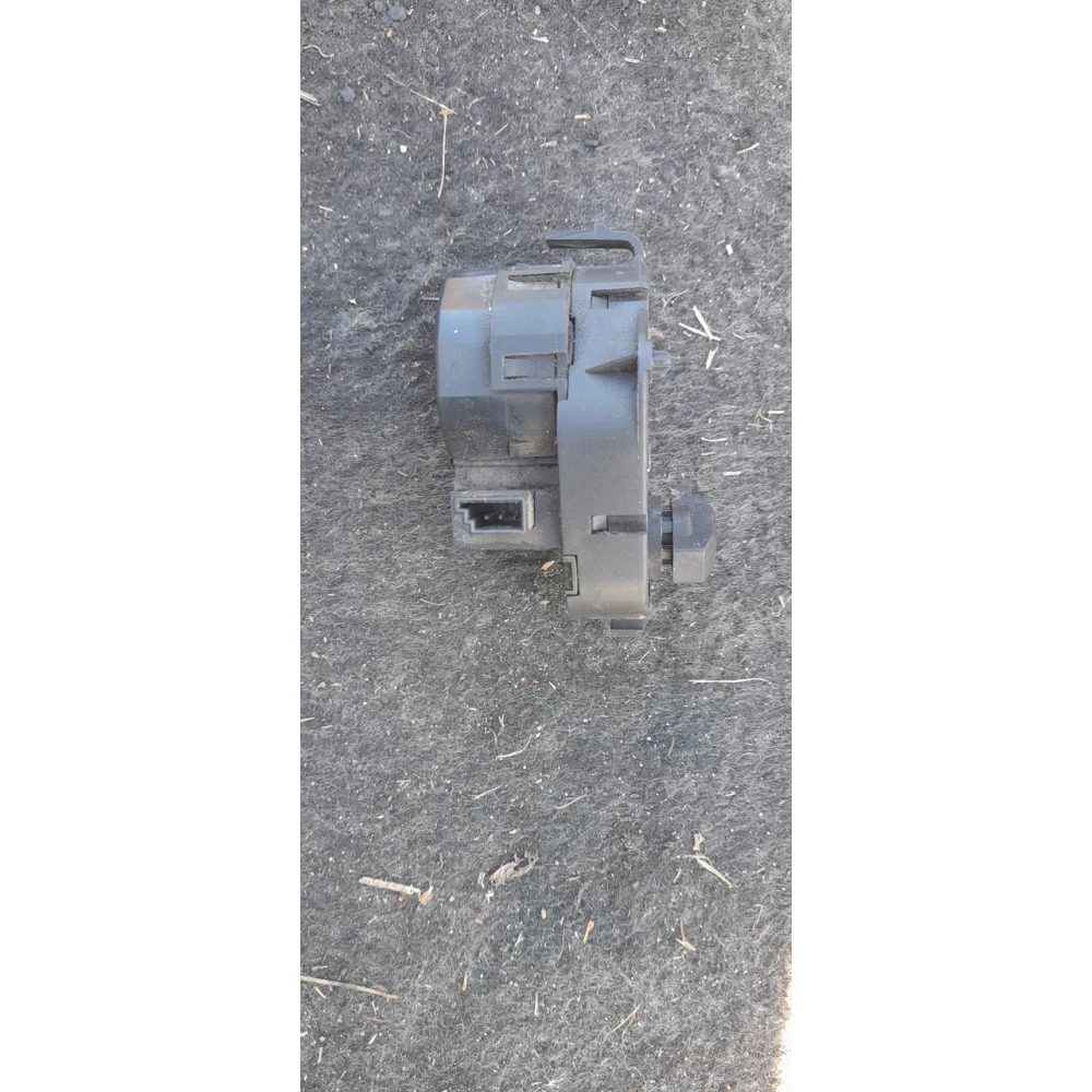 Привод  заслонки  печки BMW E46