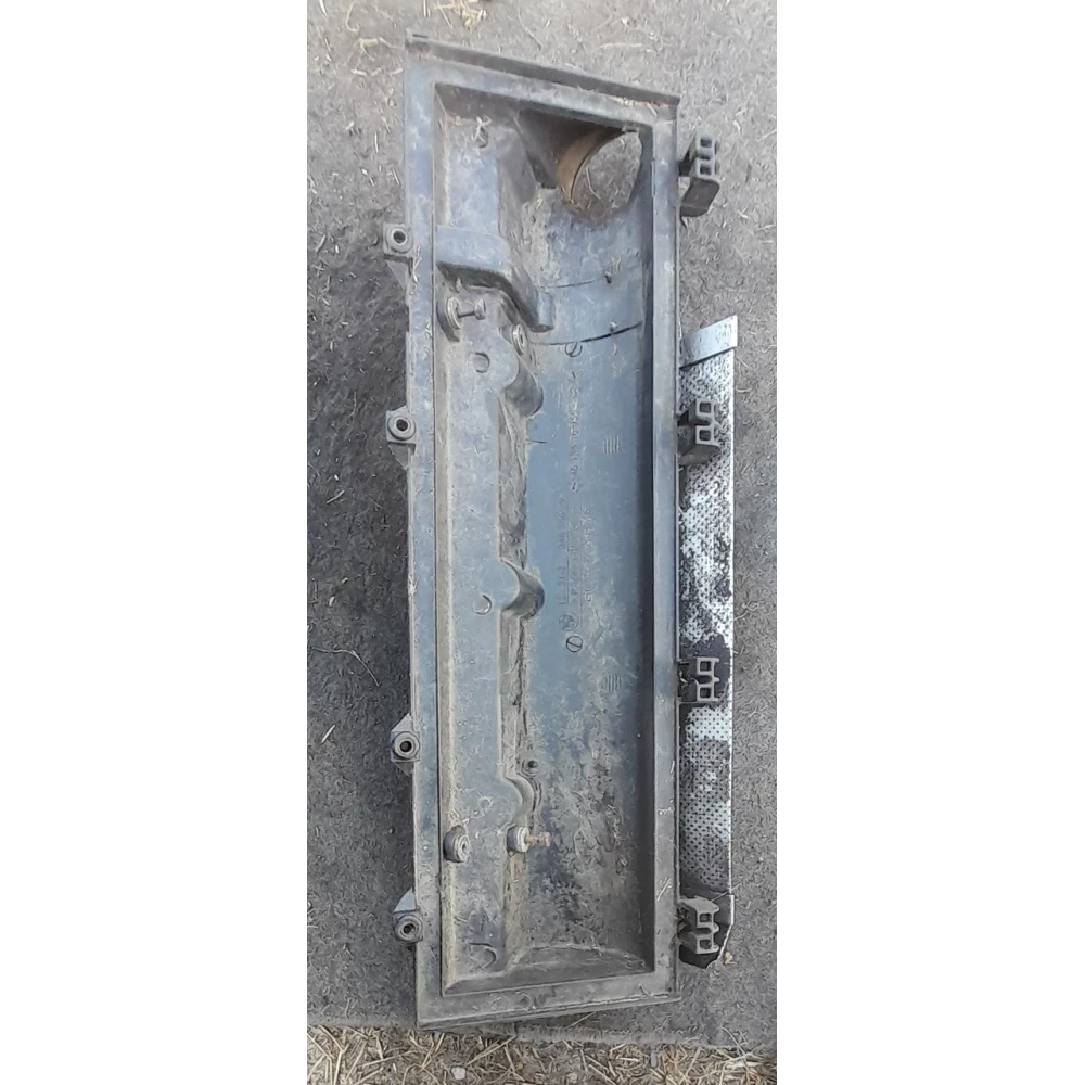 Корпус воздушного фильтра  BMW E39  137122463869