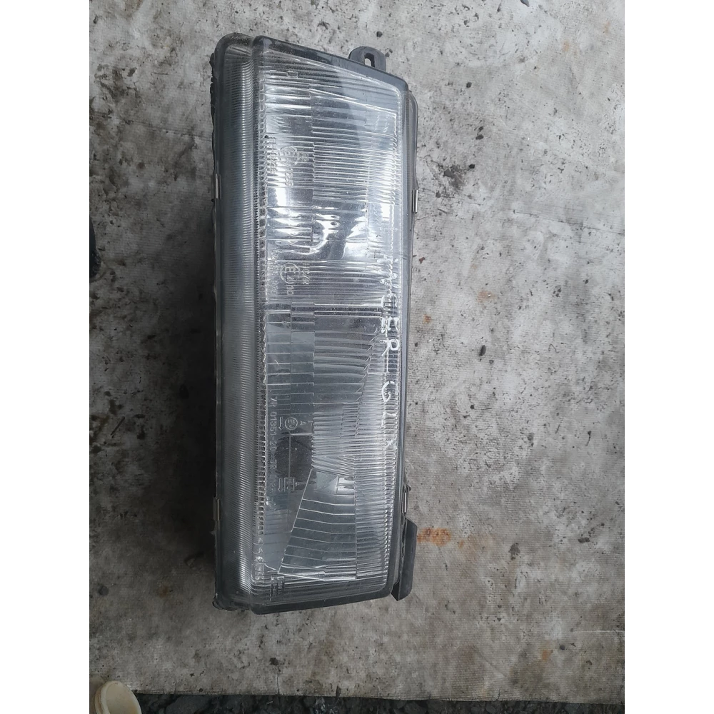 Права фара Mitsubishi Lancer GLX