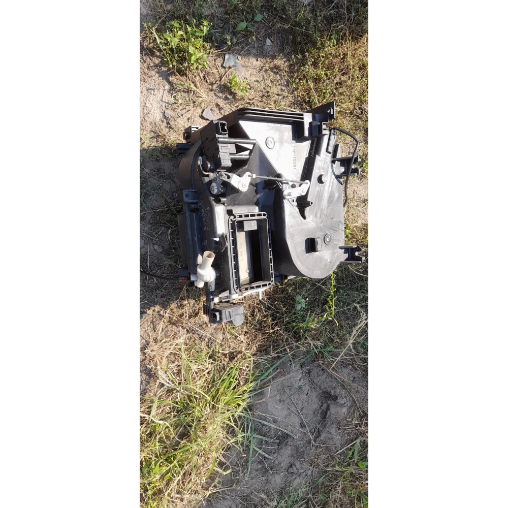 Корпус радиатора печки Volvo v40