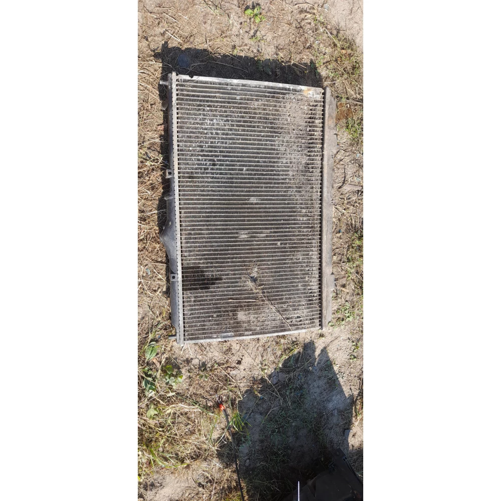 Радиатор охлаждения Volvo V40