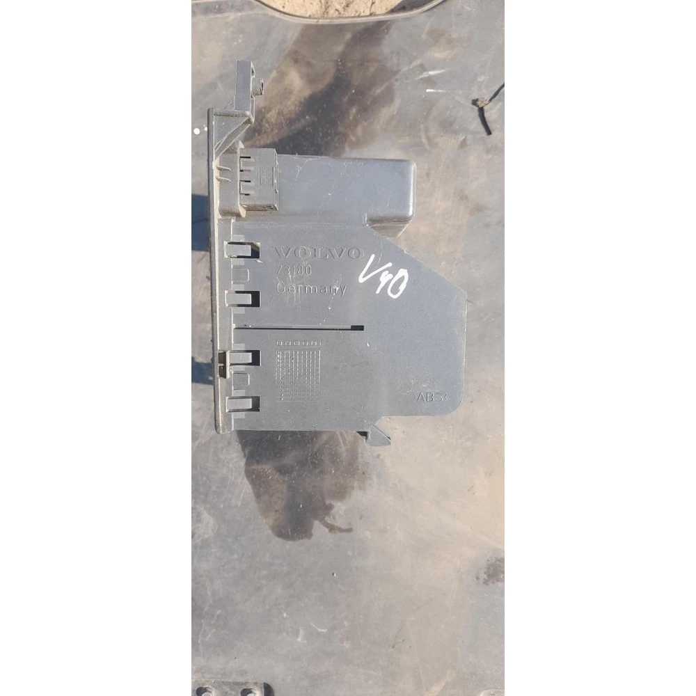 Пластик торпеды Volvo v40