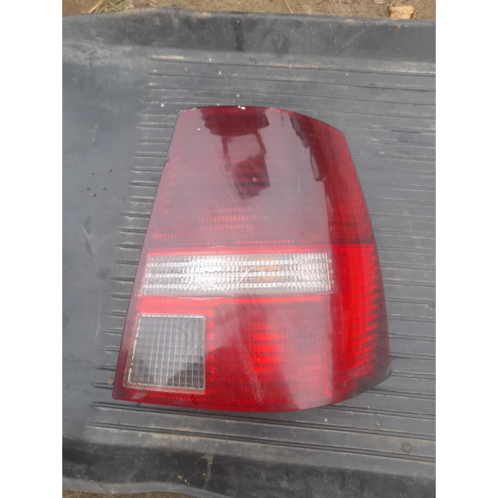 57663R задний правый фонарь Vw Golf 4 универсал
