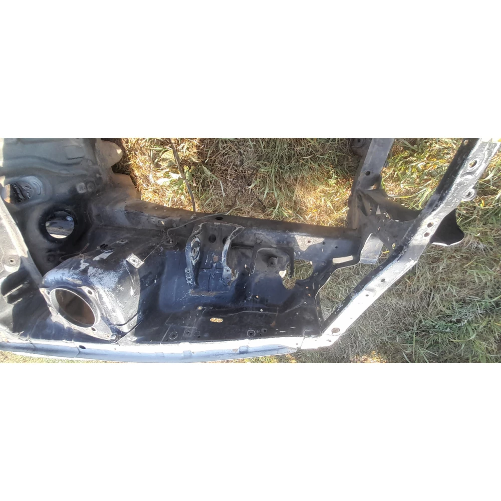 Правый лонжерон Volvo v40