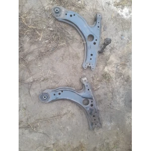 Изображение товара -  Передний правый  рычаг Vw Golf 4