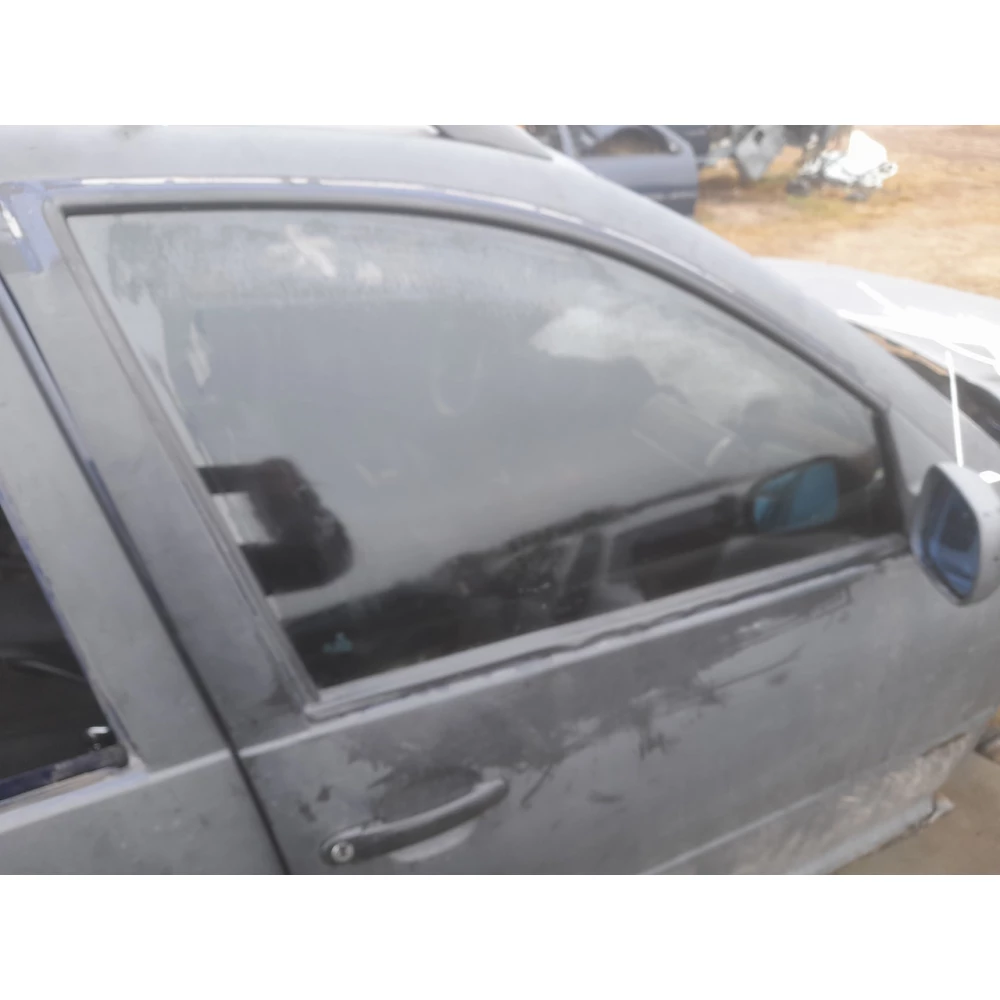 43R00795 переднее правое скло  Vw Golf  4 универсал