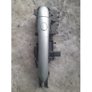 Изображение товара -  8200289825 задняя левая ручка двери Рено Сценик