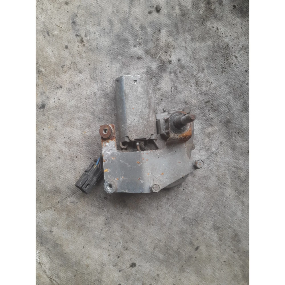 Моторчик  заднего дворника Opel Vectra B