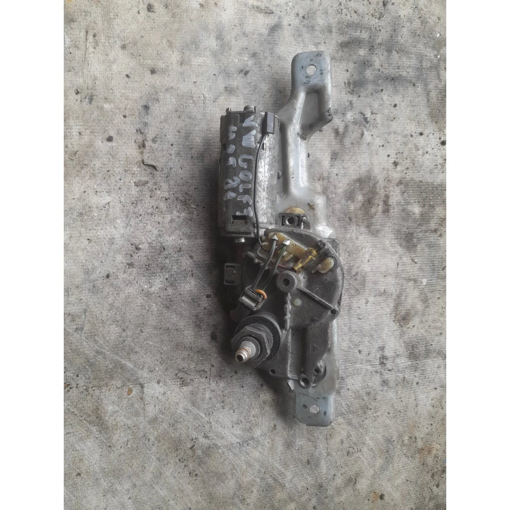 1H6955717 задний стеклоочеститель Vw Golf 3